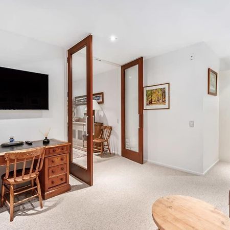 Pembroke Luxury Apartment Wanaka Exterior photo