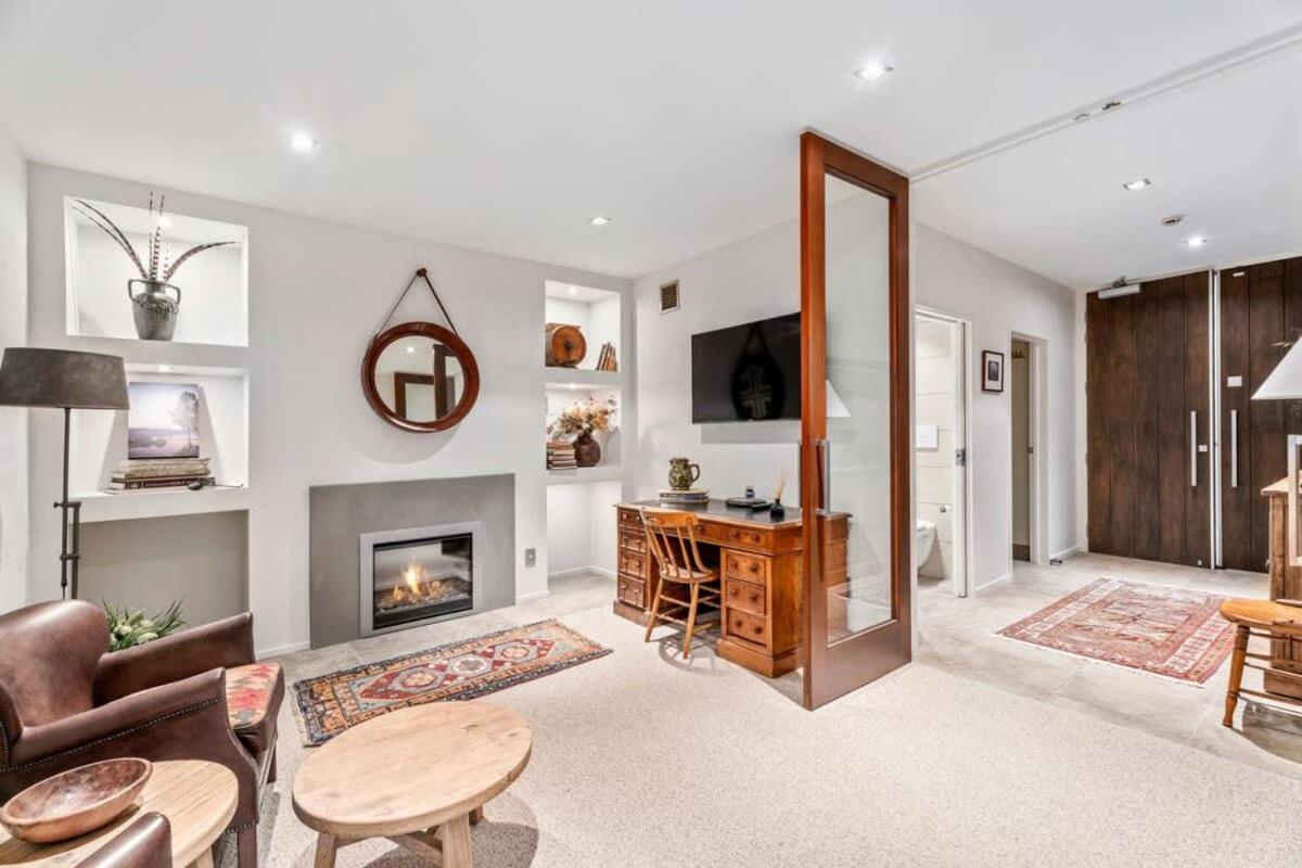 Pembroke Luxury Apartment Wanaka Exterior photo